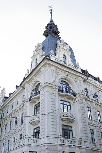 Фото Деталь здания в стиле модерн в стиле модерн в историческом центре риги latviaxa