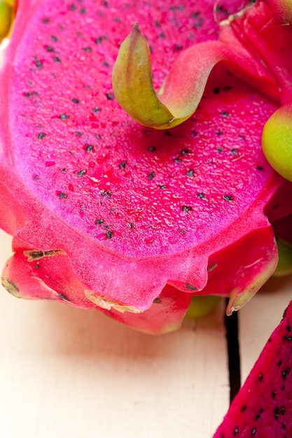 Photo detail shot of dragon fruit slice