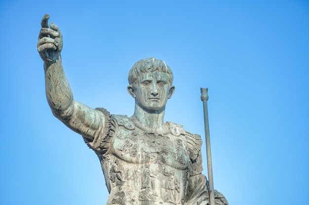 Detail van het standbeeld van keizer Octavianus Augustus in Rome