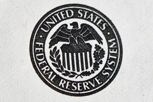 Foto una vista macro dettagliata di una fattura della federal reserve da cento dollari