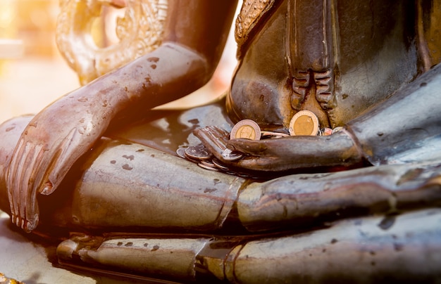 Dettagli del tempio buddista in tailandia.