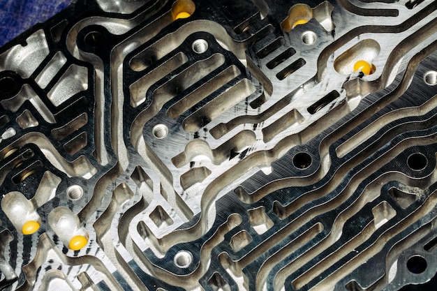 Details van het autoreparatieconcept van het automatische transmissiemetaallabyrint