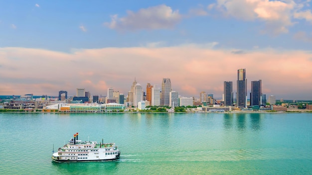 Photo detroit skyline in michigan cityscape of usa at sunset shot from windsor ontario