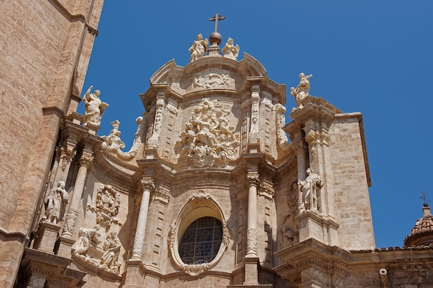 Deur van IJzers van Metropolitan Cathedral in het oude stadscentrum van Valencia, Spanje