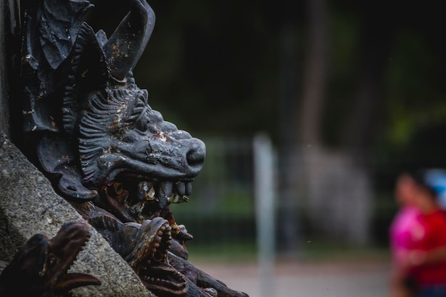 фигура дьявола, бронзовая скульптура с демоническими горгульями и монстрами
