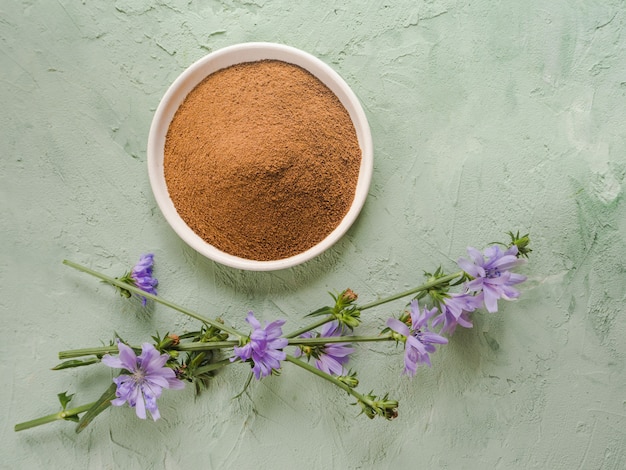 Diabetische koffie met witlof. Alternatieve vervanging voor zwarte koffie