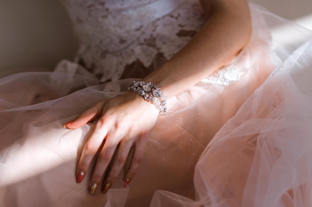 Complete Your Wedding Day Look with These 9 Beautiful Bridal Bracelets   Mighzalalarab