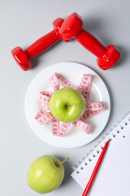 Dieet en gewichtsverlies gezonde levensstijl samenstelling met meetlint