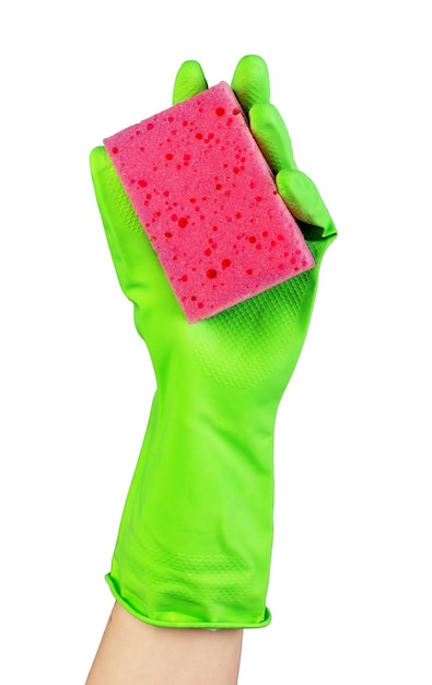Dien de groene de wasspons van de handschoenholding van rood roze kleur in die op witte achtergrond wordt geïsoleerd
