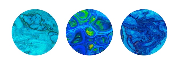 Diep blauw groene vloeistof acryl cirkels set donkere cerulean en turquoise ronde geometrische vormen op witte achtergrond olie marmer vlekken op papier textuur abstracte kunst sjabloon voor uw ontwerp