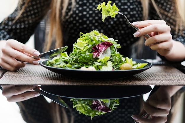 Фото Меню диеты для похудения. низкокалорийный салат для здорового образа жизни и фитнеса