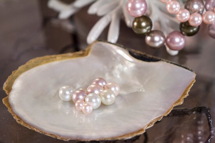 Photo difference color of pearls made for necklace