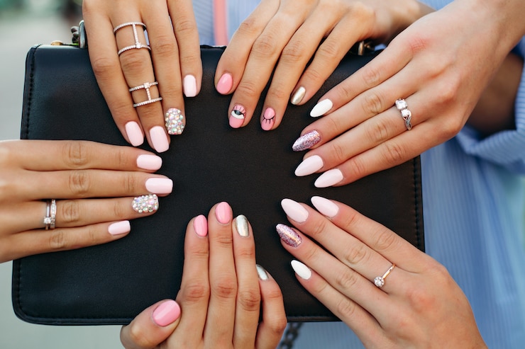 Photo different fashionable and trendy manicure