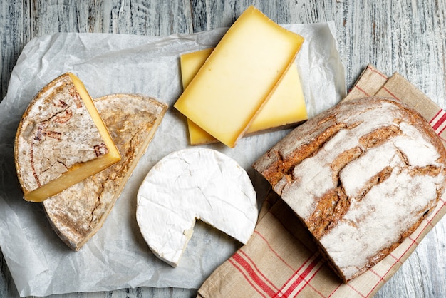 Different french cheeses with a bread 