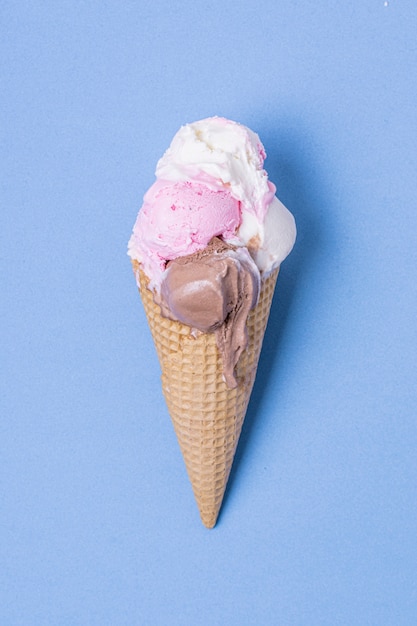 Diversi sapori fusi di gelato vista dall'alto