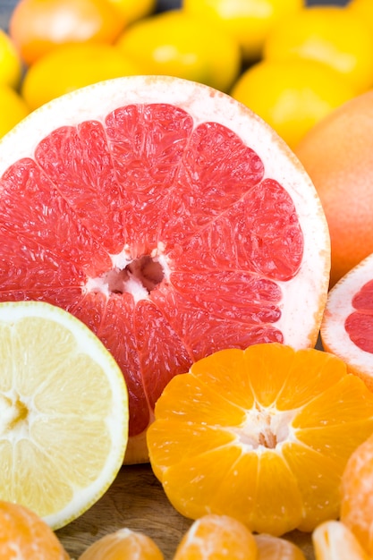 different types of citrus fruits