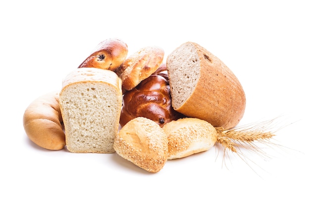 写真 白で隔離されるさまざまな種類のパンやパン
