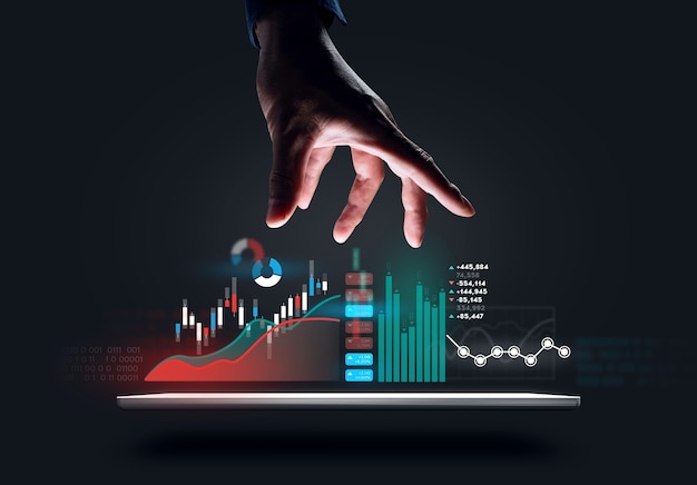 Progettazione digitale della mano dell'uomo d'affari che prova ad afferrare il grafico