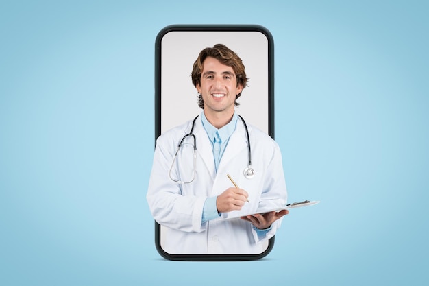 スマートフォンの画面に男性医師が描かれたデジタルヘルスコンセプト