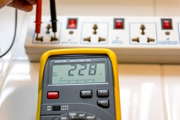 Digital multimeter is a necessary measure in electrical and electronic unit