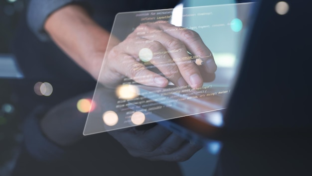 Digital software technologie ontwikkeling concept Coder programmeur software ingenieur coderen computer taal javascript op laptop computer