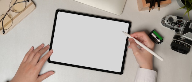 Digital tablet with white screen