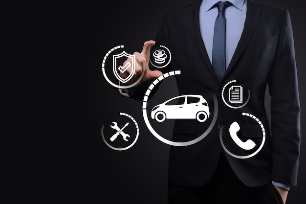 Digitale composiet van Man met auto icoon. Auto auto verzekering en auto diensten concept. Zakenman met het aanbieden van gebaar en icoon van auto.