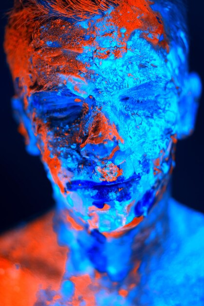 Foto digitale samengestelde afbeelding van een man met gezichtsverf