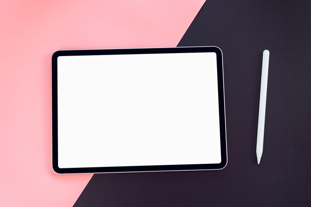 Foto digitale tablet op gekleurde achtergrond
