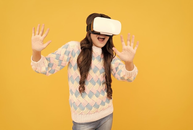 Digitale toekomst en innovatiekind in virtual reality-bril moderne draadloze technologie