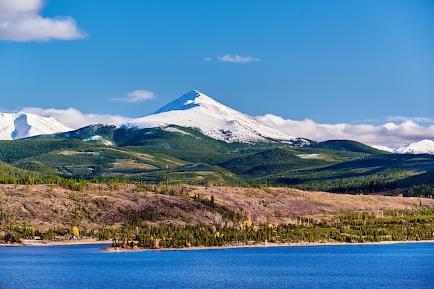 Dillon Reservoir en Swan Mountain Rocky Mountains Colorado