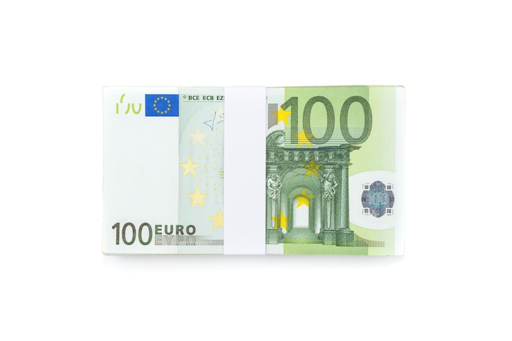Foto direct boven schot van de munt van de europese unie op witte achtergrond