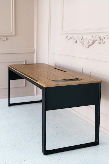 Directiebureau met grote houten tafel Interieurinrichting