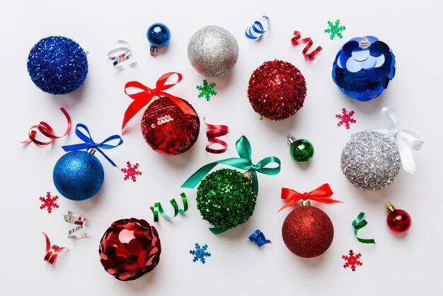 Photo directly above shot of christmas decorations on table