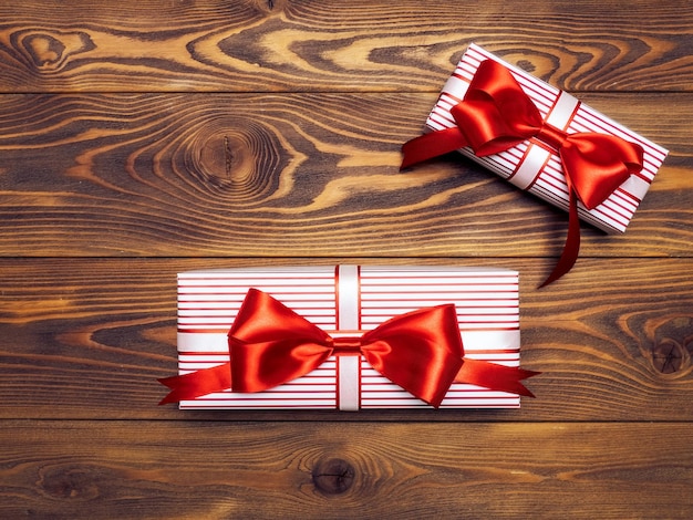 Photo directly above shot of christmas presents on table