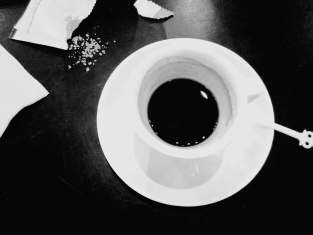 Foto direttamente sopra lo scatto della tazza di caffè