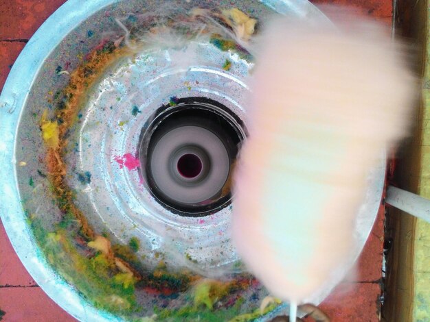 Foto direttamente sopra il colpo della macchina di cotone caramellato
