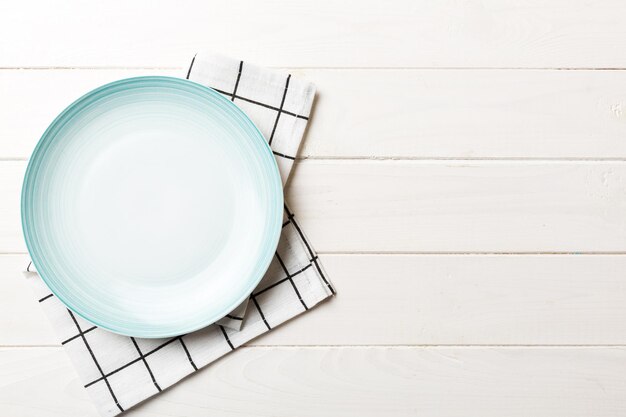 Photo directly above shot of empty plate on table