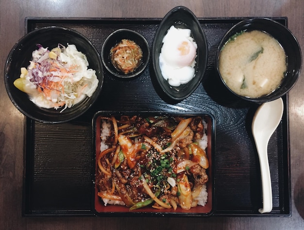 プレート上の食料の直接上のショット