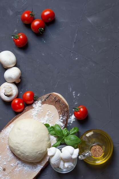 Foto direttamente sopra la foto del cibo sul tavolo