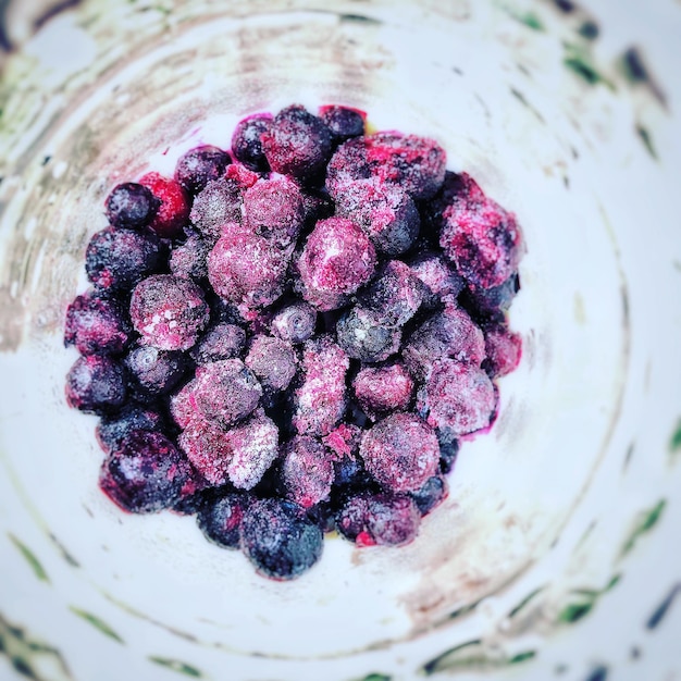 Foto direttamente sopra il colpo di frutta in ciotola