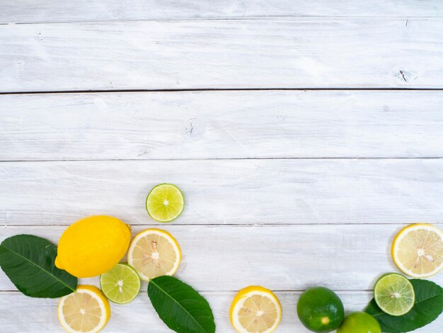 Foto direttamente sopra il colpo di frutta sul tavolo