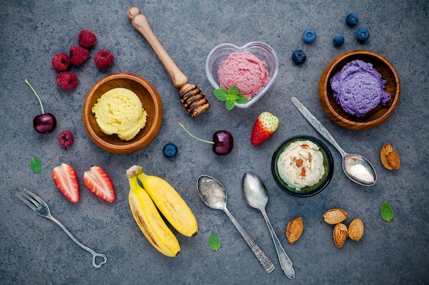 Photo directly above shot of ice creams with fruits on table