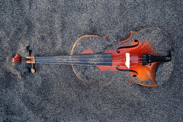 Foto direttamente sopra il colpo di violino a terra