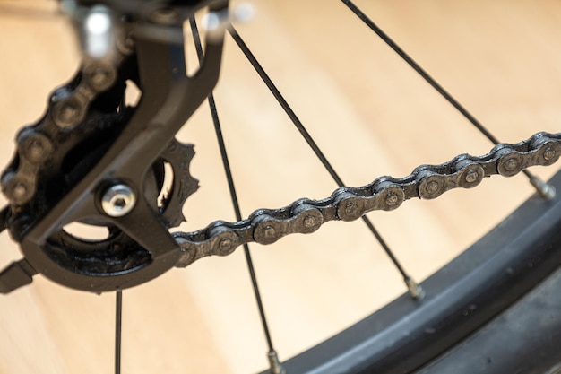 Dirty bicycle chain Cleaning a dirty bike