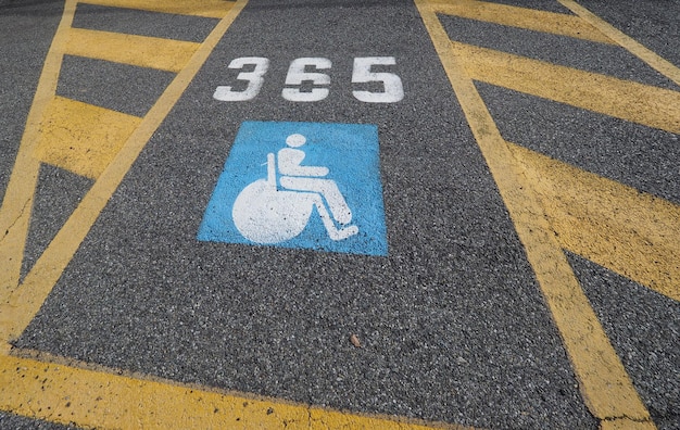 Дорожный знак для инвалидов