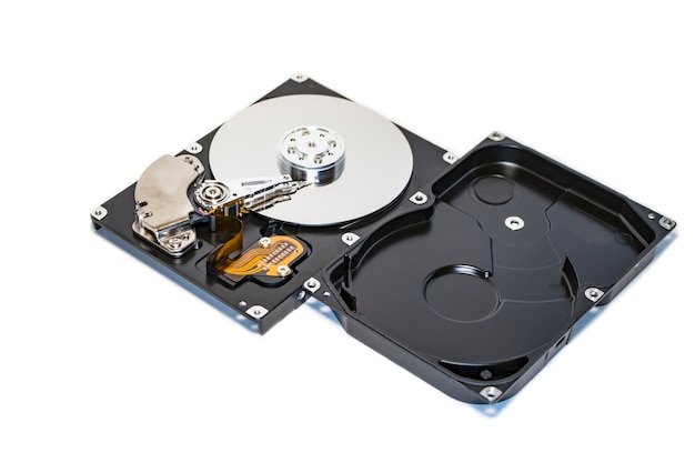 コンピューターからハードドライブを分解し、ミラー効果のあるhdd。ミラー効果でコンピューターのhddからハードドライブを開きました。コンピューターPC、ラップトップの一部