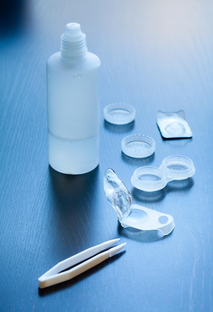 Disposable contact lenses care set