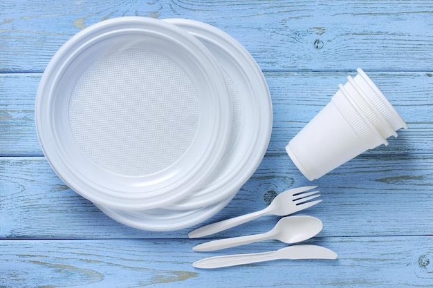 Disposable tableware and cutlery