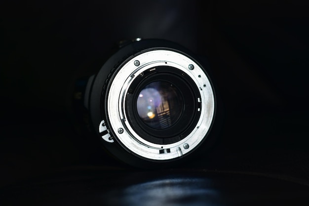 Dit is een oudere lens voor professionele fotografen xAR opgenomen 10 juli 2023 in Rayong Thailand
